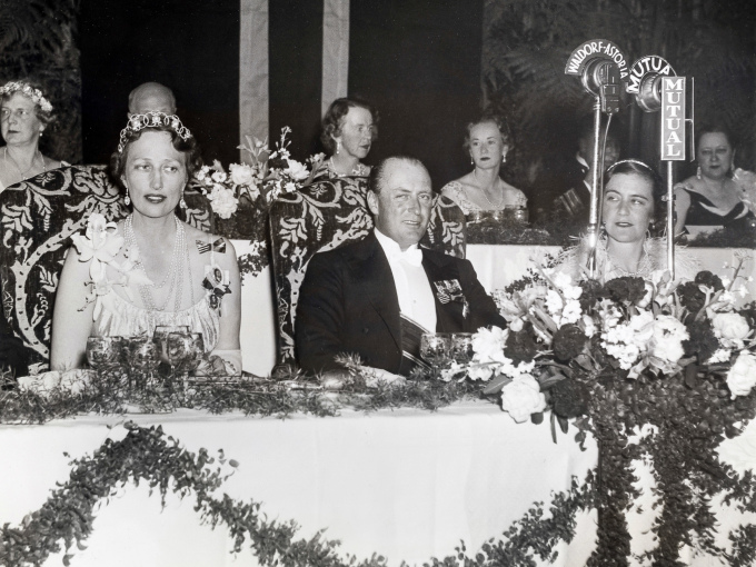 Crown Princess Märtha wearing her mother’s tiara at a gala dinner at the Waldorf Astoria in New York in 1939. Photo: The Royal Collections